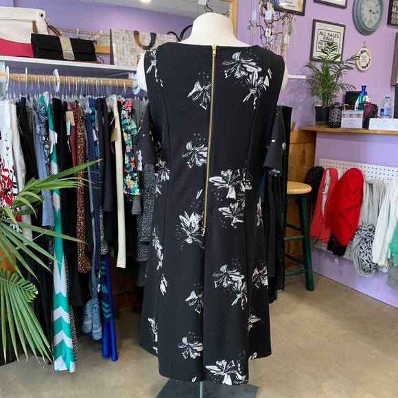 In Every Story Short Sleeved Cold Shoulder Floral Dress - Picture 3 of 7